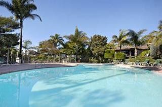 Ramada Limited Hotel Goleta Екстериор снимка